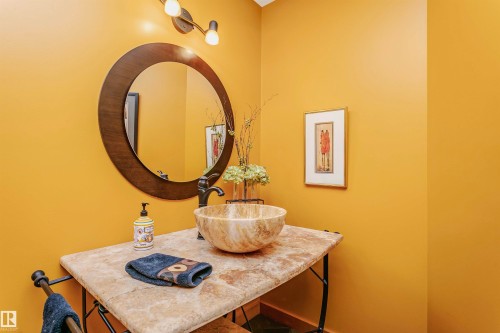 12 Wellington Crescent, Edmonton, AB - Indoor Photo Showing Bathroom