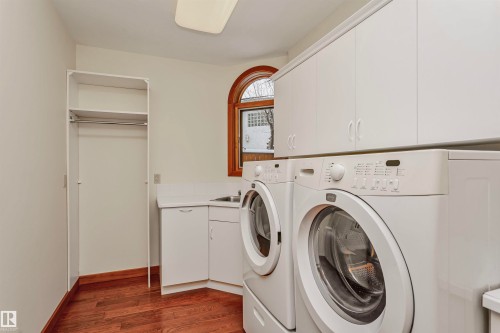 12 Wellington Crescent, Edmonton, AB - Indoor Photo Showing Laundry Room