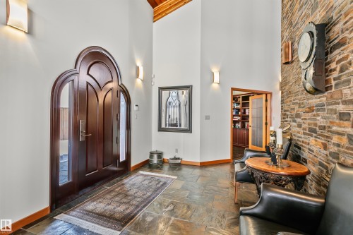 12 Wellington Crescent, Edmonton, AB - Indoor Photo Showing Other Room