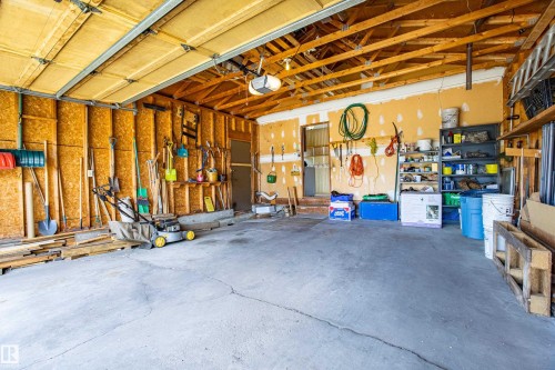 Generous double attached garage with plenty of space for storage - 9928 181 Street, Edmonton, AB - Indoor