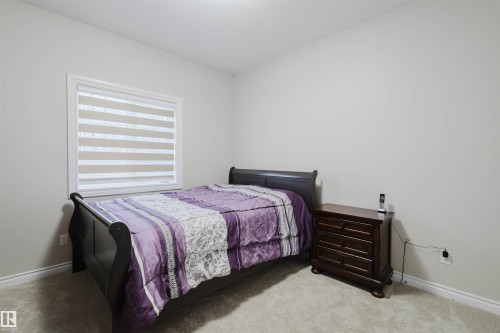 3920 Ginsburg Crescent, Edmonton, AB - Indoor Photo Showing Bedroom