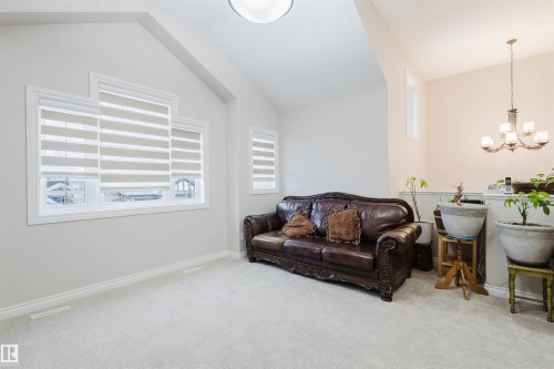 3920 Ginsburg Crescent, Edmonton, AB - Indoor