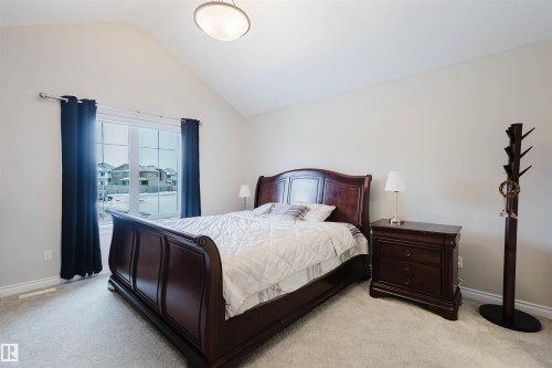 3920 Ginsburg Crescent, Edmonton, AB - Indoor Photo Showing Bedroom