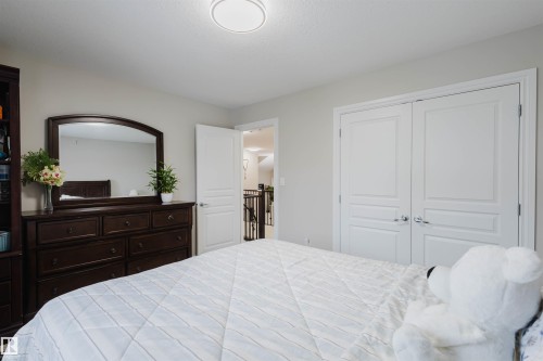 3920 Ginsburg Crescent, Edmonton, AB - Indoor Photo Showing Bedroom