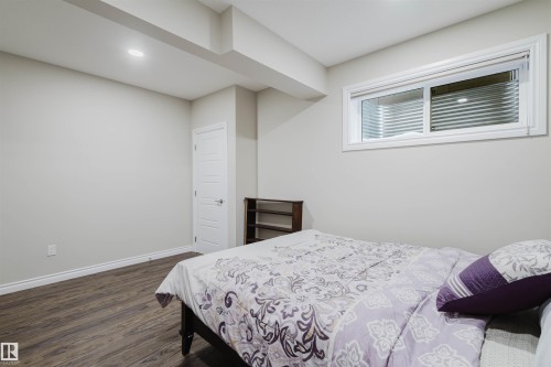 3920 Ginsburg Crescent, Edmonton, AB - Indoor Photo Showing Bedroom