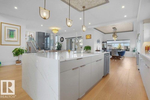 5104 Woolsey Link, Edmonton, AB - Indoor Photo Showing Kitchen With Upgraded Kitchen