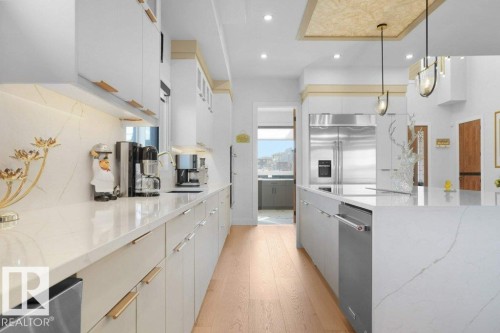 5104 Woolsey Link, Edmonton, AB - Indoor Photo Showing Kitchen With Upgraded Kitchen