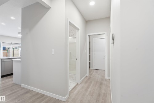 4339 Hawthorn Landing Landing, Edmonton, AB - Indoor Photo Showing Other Room