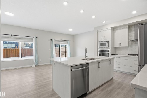 4339 Hawthorn Landing Landing, Edmonton, AB - Indoor Photo Showing Kitchen With Double Sink With Upgraded Kitchen