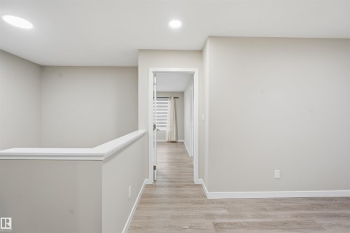 4339 Hawthorn Landing Landing, Edmonton, AB - Indoor Photo Showing Other Room
