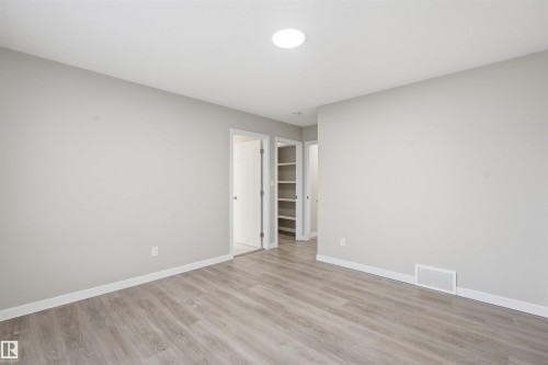 4339 Hawthorn Landing Landing, Edmonton, AB - Indoor Photo Showing Other Room
