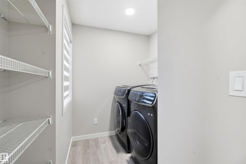4339 Hawthorn Landing Landing, Edmonton, AB - Indoor Photo Showing Laundry Room