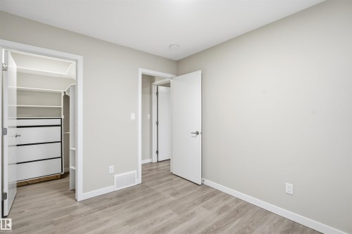 4339 Hawthorn Landing Landing, Edmonton, AB - Indoor Photo Showing Other Room