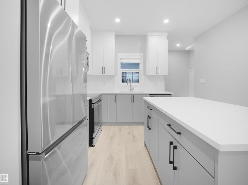 3272 Dallas Schmidt Drive, Edmonton, AB - Indoor Photo Showing Kitchen With Upgraded Kitchen