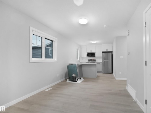 3272 Dallas Schmidt Drive, Edmonton, AB - Indoor Photo Showing Kitchen