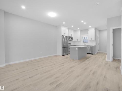 3272 Dallas Schmidt Drive, Edmonton, AB - Indoor Photo Showing Kitchen