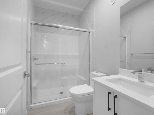3331 Roy Brown Way, Edmonton, AB - Indoor Photo Showing Bathroom