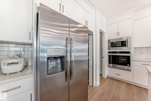 17532 49 Street, Edmonton, AB - Indoor Photo Showing Kitchen