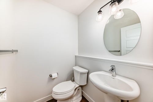 17532 49 Street, Edmonton, AB - Indoor Photo Showing Bathroom
