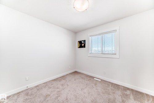 17532 49 Street, Edmonton, AB - Indoor Photo Showing Other Room