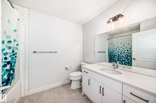 17532 49 Street, Edmonton, AB - Indoor Photo Showing Bathroom