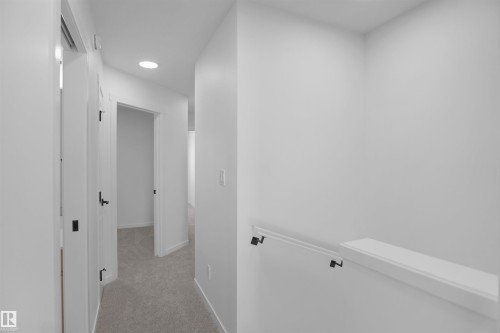 95 1430 Aster Way, Edmonton, AB - Indoor Photo Showing Other Room