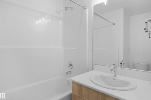 95 1430 Aster Way, Edmonton, AB - Indoor Photo Showing Bathroom