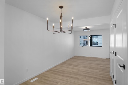 95 1430 Aster Way, Edmonton, AB - Indoor Photo Showing Other Room
