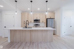 2108 CROSSBILL Lane  Edmonton, AB T6W 4V8