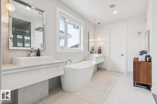 3631 Westcliff Way, Edmonton, AB - Indoor Photo Showing Bathroom