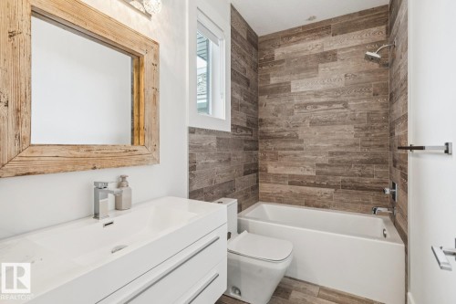 3631 Westcliff Way, Edmonton, AB - Indoor Photo Showing Bathroom