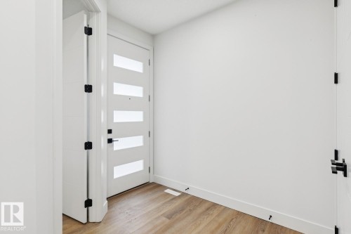 3529 42 Avenue, Beaumont, AB - Indoor Photo Showing Other Room