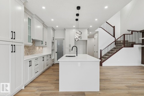 3529 42 Avenue, Beaumont, AB - Indoor Photo Showing Kitchen With Upgraded Kitchen