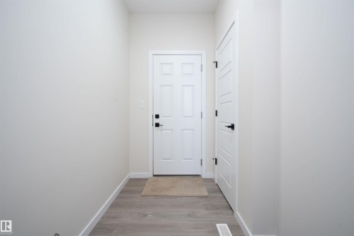1487 Plum Circle Circle, Edmonton, AB - Indoor Photo Showing Other Room