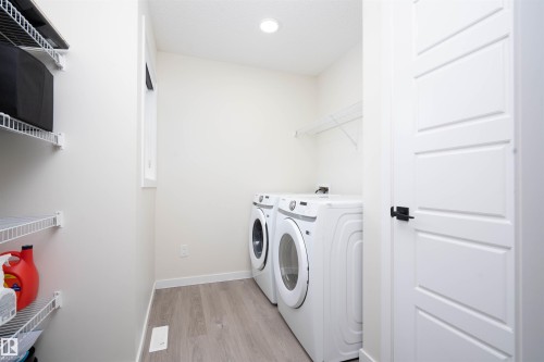 1487 Plum Circle Circle, Edmonton, AB - Indoor Photo Showing Laundry Room