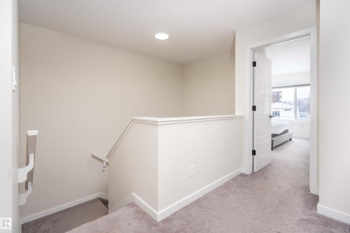 1487 Plum Circle Circle, Edmonton, AB - Indoor Photo Showing Other Room