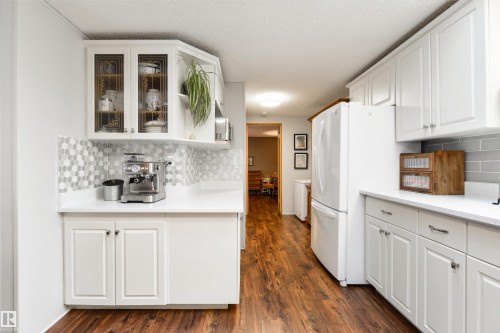 172 3400 48 Street, Stony Plain, AB - Indoor Photo Showing Kitchen