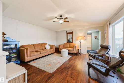 172 3400 48 Street, Stony Plain, AB - Indoor Photo Showing Living Room