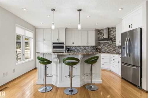 108 Ironwood Place, Edmonton, AB - Indoor Photo Showing Kitchen With Upgraded Kitchen