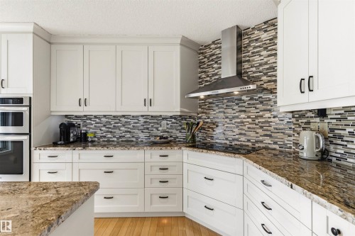 108 Ironwood Place, Edmonton, AB - Indoor Photo Showing Kitchen With Upgraded Kitchen