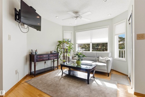 108 Ironwood Place, Edmonton, AB - Indoor Photo Showing Living Room