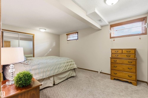 108 Ironwood Place, Edmonton, AB - Indoor Photo Showing Bedroom