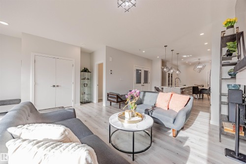 8086 Kiriak Link, Edmonton, AB - Indoor Photo Showing Living Room