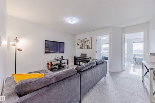 8086 Kiriak Link, Edmonton, AB - Indoor Photo Showing Living Room