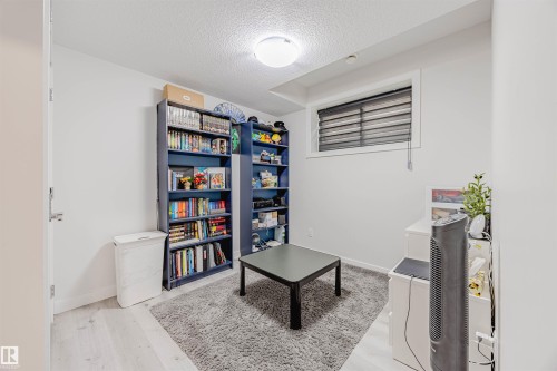 8086 Kiriak Link, Edmonton, AB - Indoor