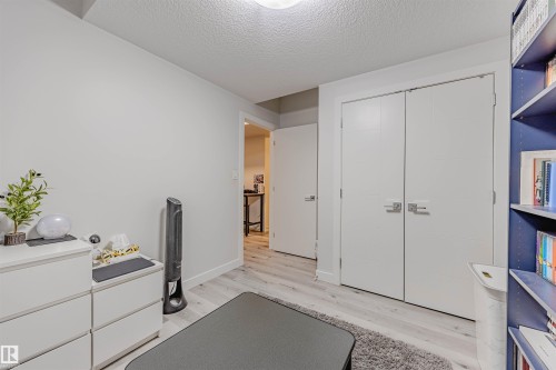 8086 Kiriak Link, Edmonton, AB - Indoor