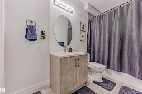 8086 Kiriak Link, Edmonton, AB - Indoor Photo Showing Bathroom