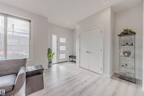 8086 Kiriak Link, Edmonton, AB - Indoor