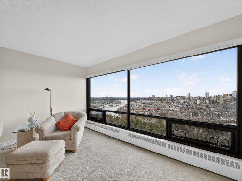 1002 9929 Saskatchewan Drive, Edmonton, AB - Indoor Photo Showing Living Room