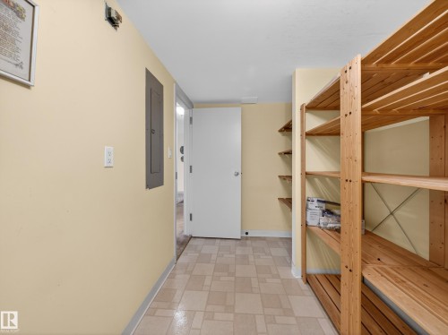 1002 9929 Saskatchewan Drive, Edmonton, AB - Indoor